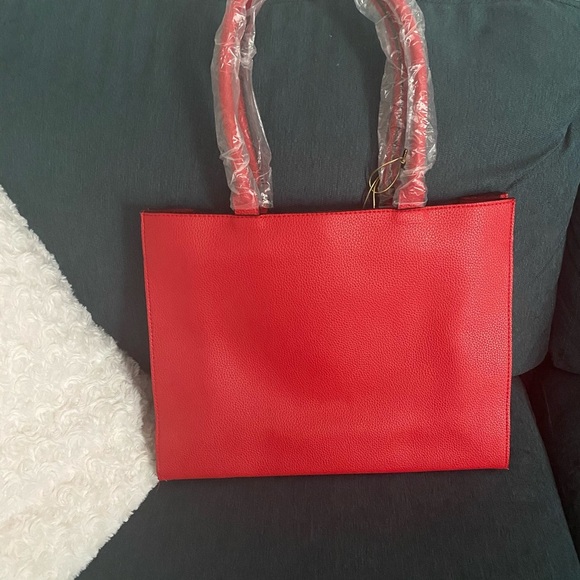 Beautiful red shoulder bag - Picture 6 of 8